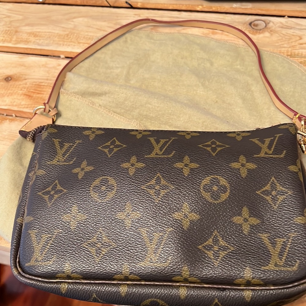 Small Brown shoulder or crossbody bag